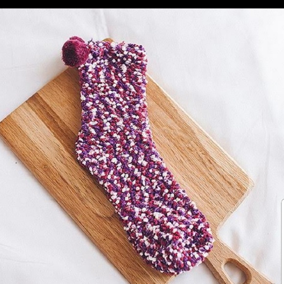 Cupcake fuzzy socks with ornament box - Picture 7 of 8